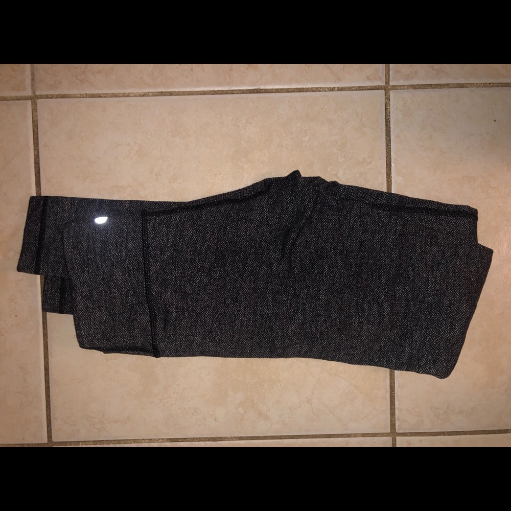Lululemon Gray Pattern Leggings - image 2